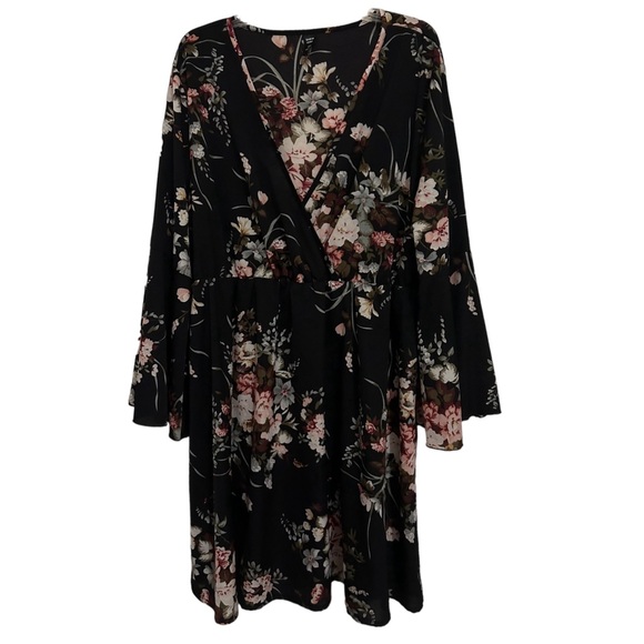 NWOT Black Floral Surplice V-Neck Bell Sleeve Dress 4XL - Picture 4 of 16